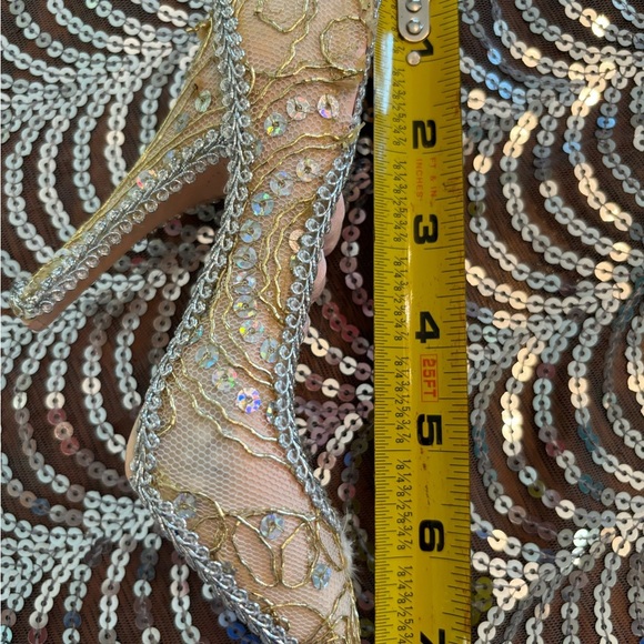 Elegant Gold Sequin ring storage Heel - Picture 7 of 8
